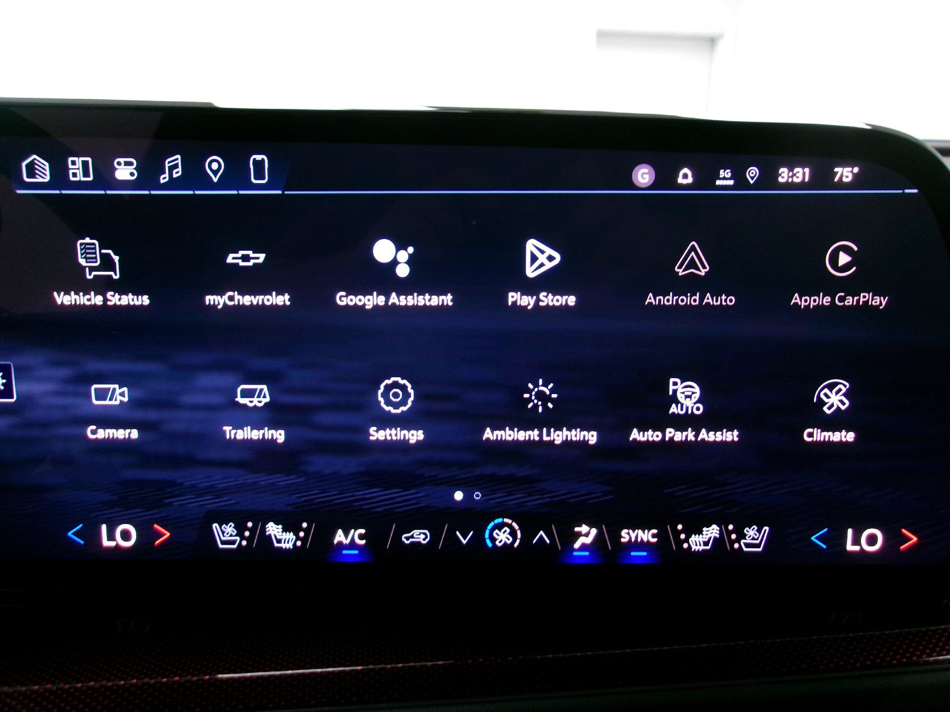 New 2026 Chevrolet Traverse RS w/ LPO, Floor Liner Package FWD image 4