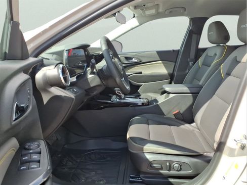 New 2026 Chevrolet Trax ACTIV w/ Driver Confidence Package FWD image 14