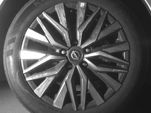 Used 2025 Nissan Altima 2.5 SV image 13