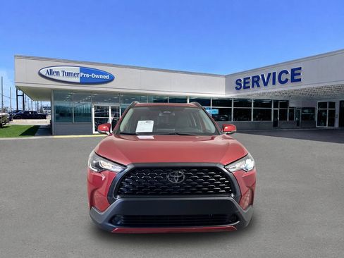 Used 2024 Toyota Corolla Cross LE AWD/4WD image 3