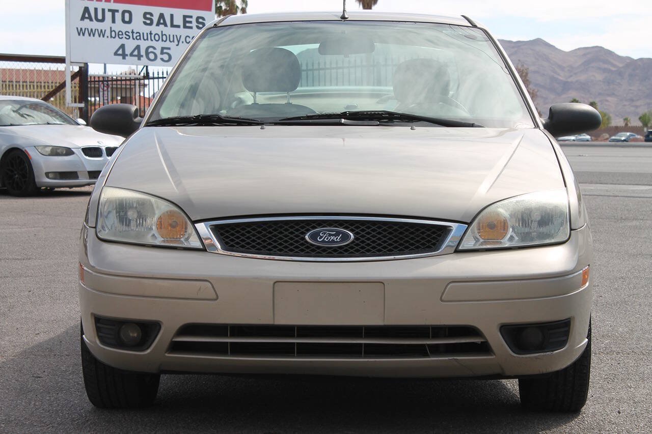 Used 2006 Ford Focus SES FWD image 2