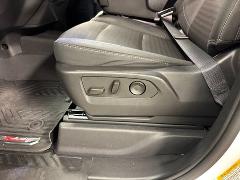 Used 2023 Chevrolet Silverado 1500 Custom Trail Boss AWD/4WD image 28