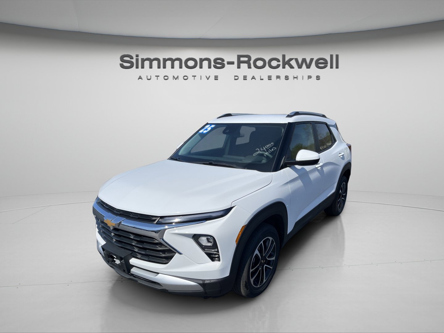 Used 2025 Chevrolet TrailBlazer LT AWD/4WD image 1