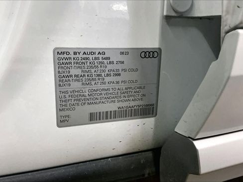 Used 2023 Audi Q5 2.0T Premium w/ Convenience Package image 36