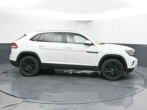 Used 2022 Volkswagen Atlas Cross Sport SE AWD/4WD image 4
