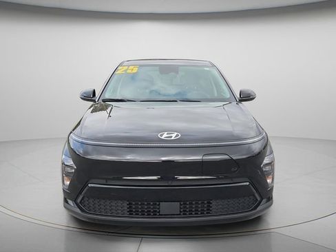 Used 2025 Hyundai Kona SE FWD image 4