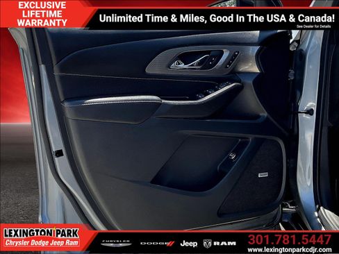 Used 2023 Chevrolet Traverse Premier w/ Redline Edition AWD/4WD image 19