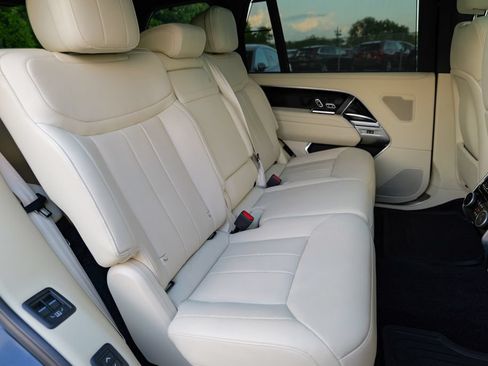 Used 2025 Land Rover Range Rover Long Wheelbase SE AWD/4WD image 34