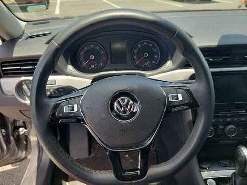 Used 2022 Volkswagen Passat 2.0T SE FWD image 23