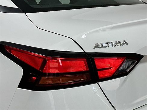 Used 2022 Nissan Altima 2.5 SR image 23