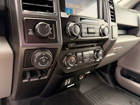 Used 2018 Ford F150 XLT w/ Equipment Group 302A Luxury AWD/4WD image 27