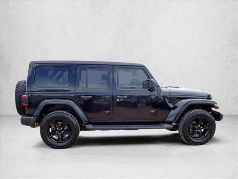 Used 2022 Jeep Wrangler Unlimited Sahara AWD/4WD image 5