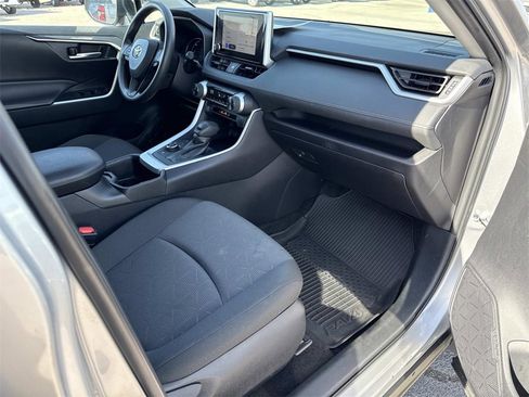 Used 2025 Toyota RAV4 XLE image 28