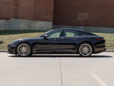 Used 2020 Porsche Panamera 4 image 6