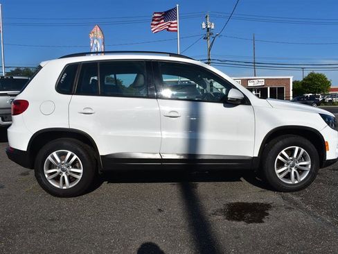 Used 2016 Volkswagen Tiguan S image 7