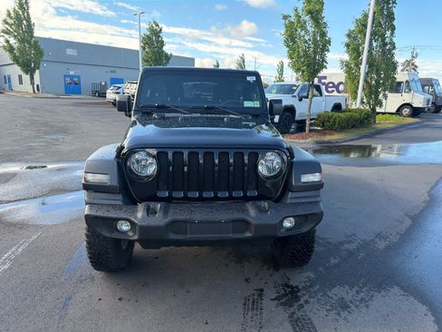 Used 2018 Jeep Wrangler Unlimited Sport S AWD/4WD image 2