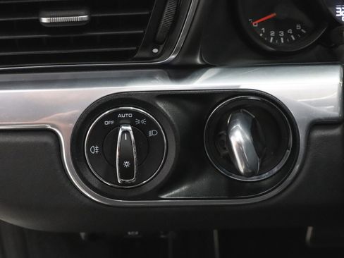 Used 2019 Porsche 911 Carrera image 25