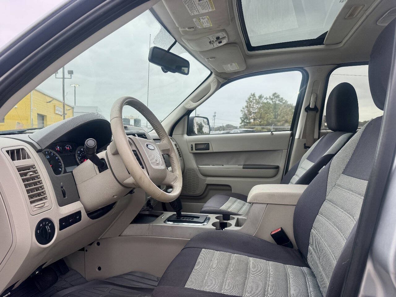 Used 2011 Ford Escape XLT w/ 202A Rapid Spec Order Code FWD image 9