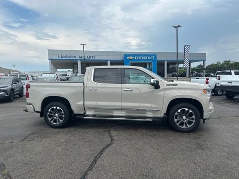 Used 2026 Chevrolet Silverado 1500 High Country w/ Technology Package AWD/4WD image 2