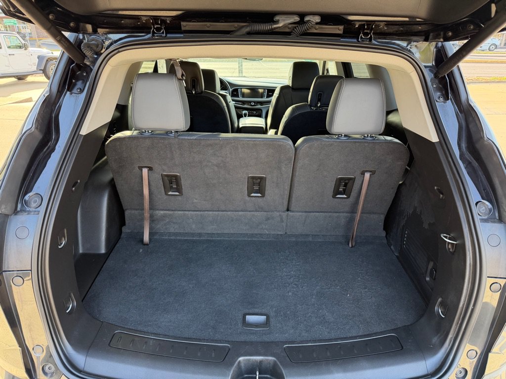 Used 2018 Buick Enclave Essence w/ Trailering Package FWD image 15