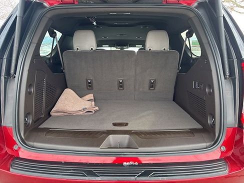 Used 2021 GMC Yukon XL SLT w/ SLT Luxury Package image 32