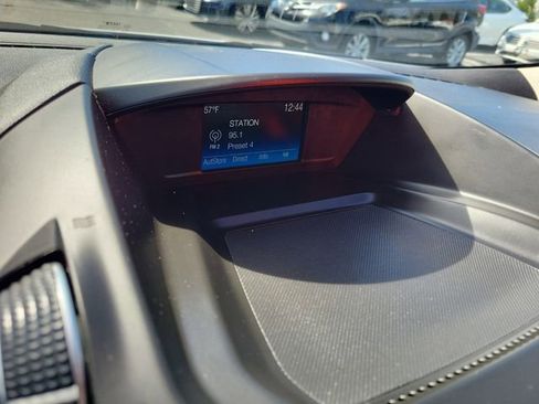 Used 2018 Ford Escape SE image 19