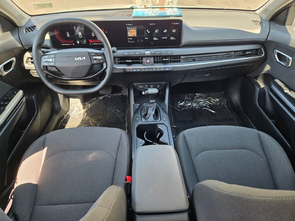 Used 2025 Kia K4 FWD image 8
