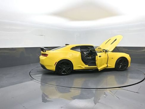 Used 2018 Chevrolet Camaro LT w/ RS Package RWD image 31