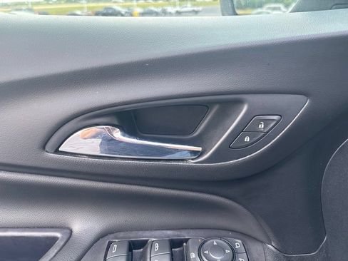 Used 2022 Chevrolet Equinox LT FWD image 8