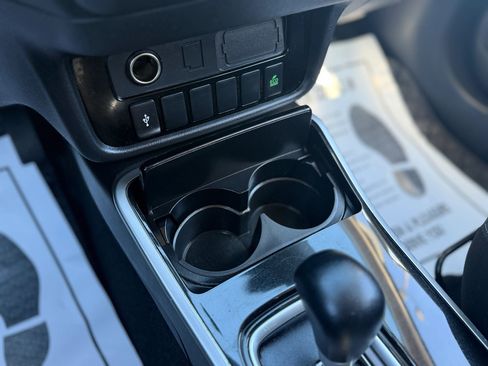 Used 2020 Mitsubishi Outlander ES image 22