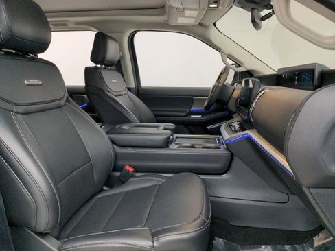 Used 2025 Ford Expedition Max Platinum AWD/4WD image 29