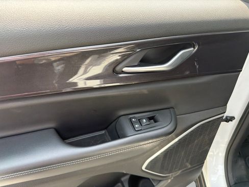 Used 2021 Jeep Grand Cherokee L Laredo w/ Luxury Tech Group I AWD/4WD image 10