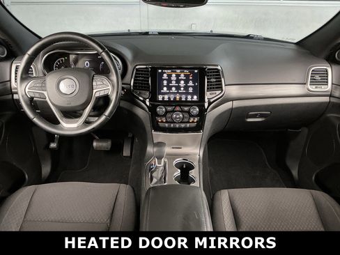 Used 2020 Jeep Grand Cherokee Laredo w/ 18" Wheel & 8.4" Radio Group image 4