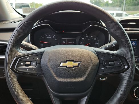 Used 2023 Chevrolet TrailBlazer LT w/ Convenience Package AWD/4WD image 18