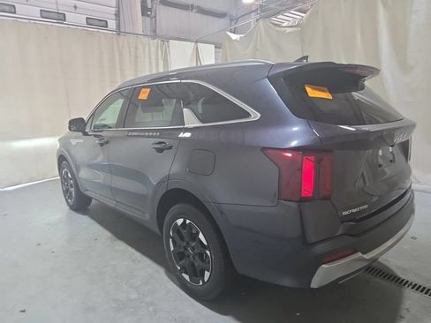 Used 2025 Kia Sorento S w/ Panoramic Sunroof Package AWD/4WD image 16