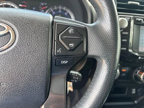 Used 2018 Toyota 4Runner TRD Off-Road Premium AWD/4WD image 18