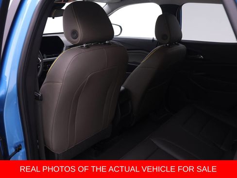 Used 2025 Chevrolet Trax ACTIV w/ Driver Confidence Package image 11