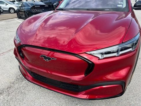 Used 2021 Ford Mustang Mach-E Premium RWD image 7