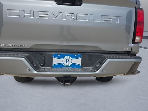 Used 2024 Chevrolet Colorado LT w/ LT Convenience Package III AWD/4WD image 16