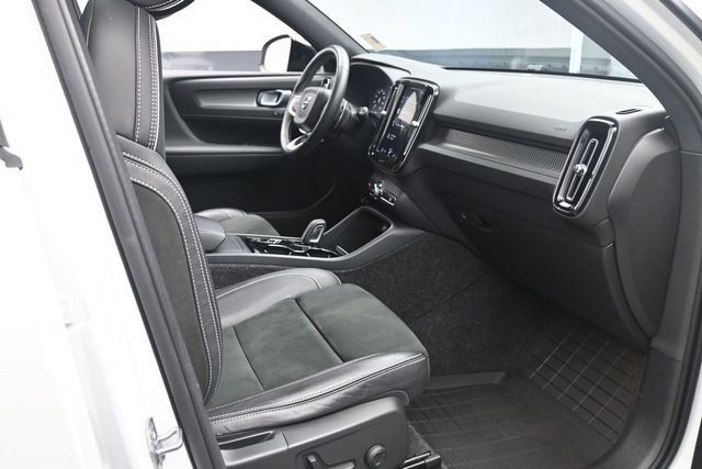 Used 2020 Volvo XC40 T5 R-Design w/ Protection Package AWD/4WD image 28