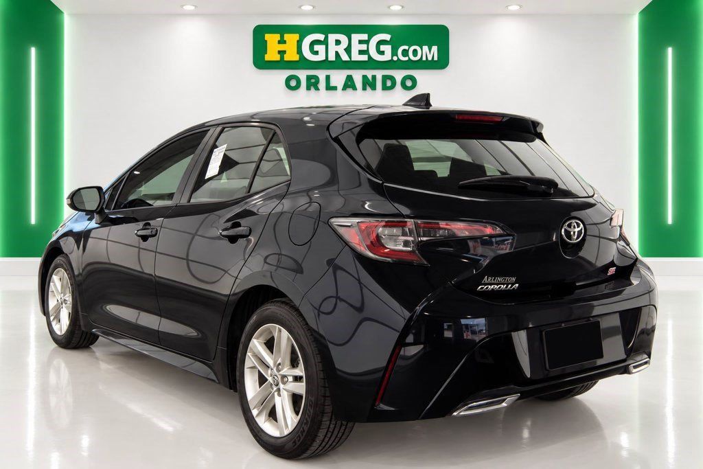 Used 2019 Toyota Corolla SE w/ SE Option Package FWD image 2