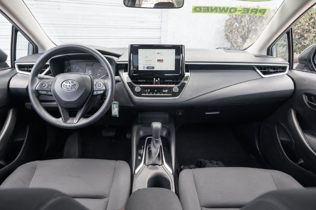 Used 2025 Toyota Corolla LE FWD image 19