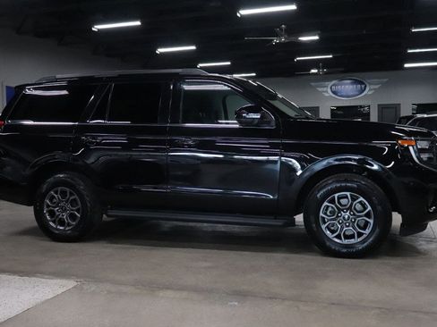 Used 2025 Ford Expedition Active RWD image 6