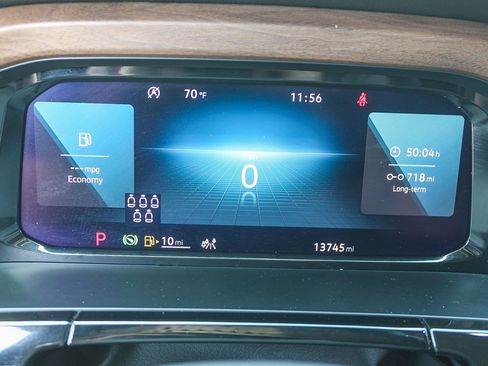 Used 2025 Volkswagen Atlas SE image 24