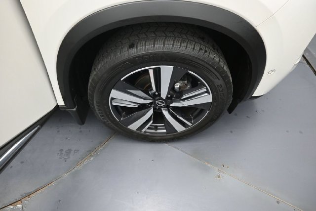Used 2023 Nissan Rogue Platinum w/ Platinum Premium Package AWD/4WD image 34