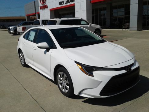 New 2026 Toyota Corolla LE image 1