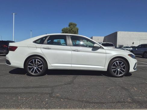 New 2025 Volkswagen Jetta SE image 6