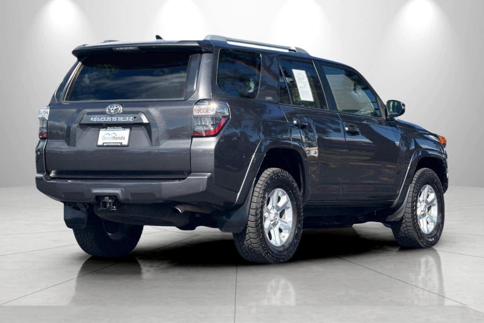 Used 2018 Toyota 4Runner SR5 Premium AWD/4WD image 2