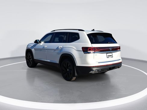 New 2026 Volkswagen Atlas SE image 5