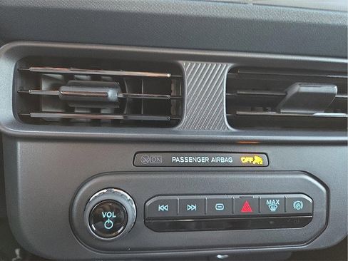 New 2025 Ford Maverick XL image 14